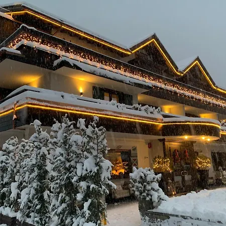 Hotel Alù Mountain Design 4*