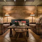Alu Mountain Design فندق 4*